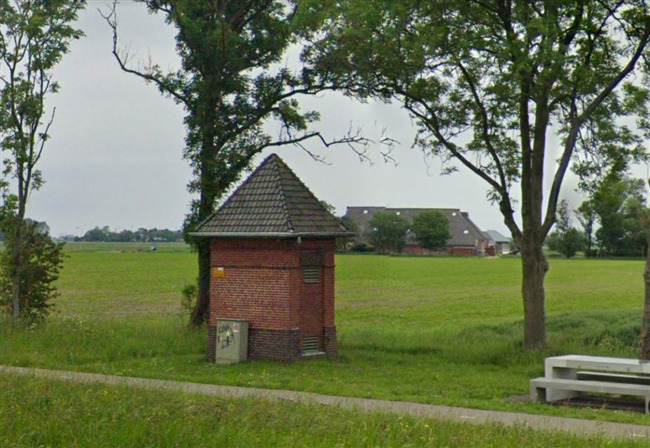 Aan de ventweg langs de Eppenhuizerweg.
              <br/>
              Google Maps, 2019
